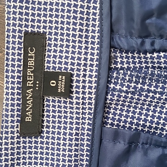 *** SOLD*** Banana Republic Chino shorts - Picture 4 of 6